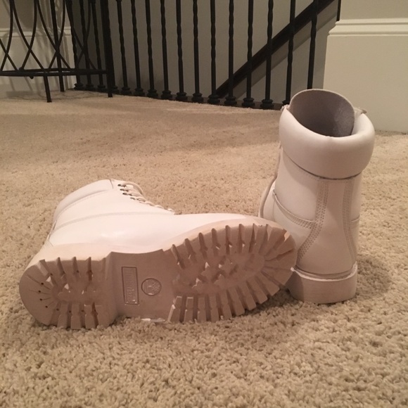 All white Timberlands - Picture 2 of 4